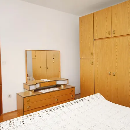 Razanj 5945a * Rogoznica (Sibenik-Knin)