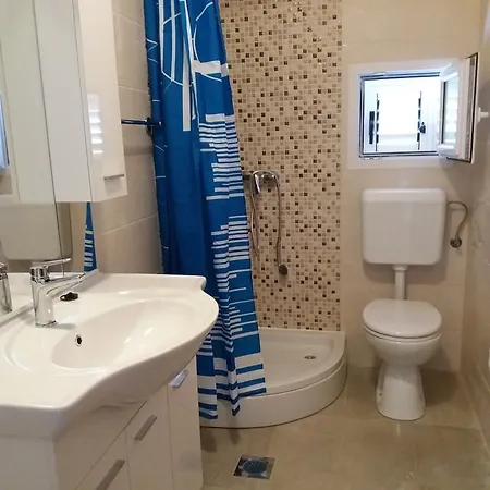 Razanj 5945a * Rogoznica (Sibenik-Knin)